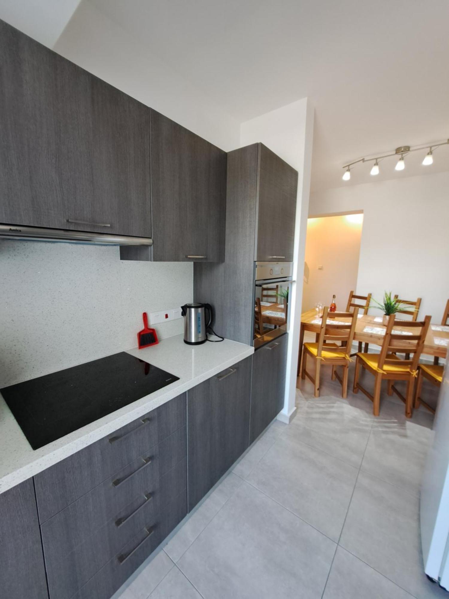 Albert'S Apartment St Lazarus 402 B - First Floor ลาร์นาคา ภายนอก รูปภาพ