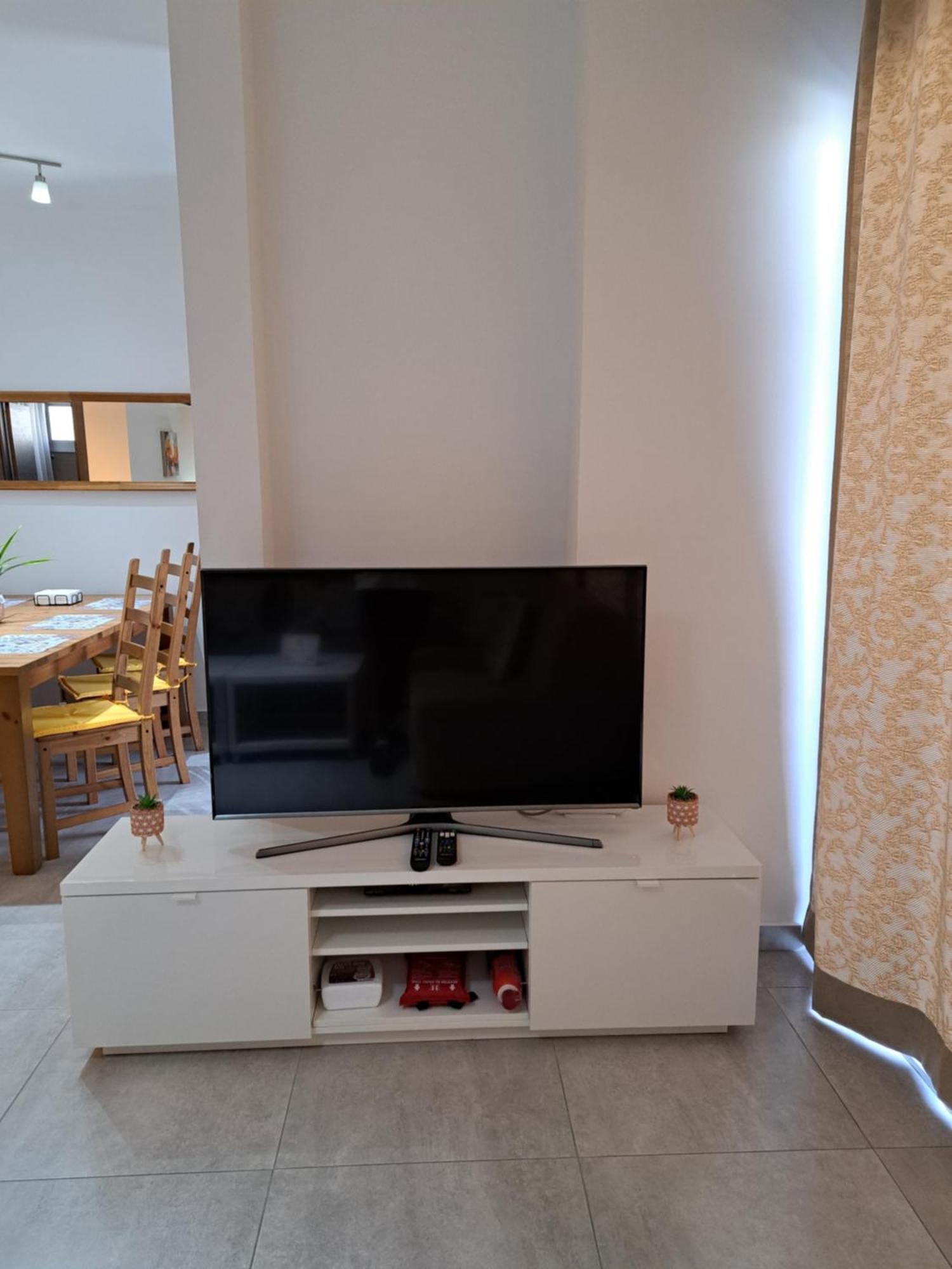 Albert'S Apartment St Lazarus 402 B - First Floor ลาร์นาคา ภายนอก รูปภาพ