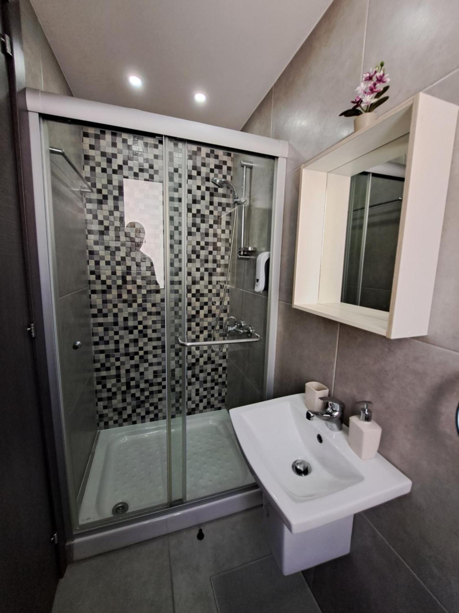 Albert'S Apartment St Lazarus 402 B - First Floor ลาร์นาคา ภายนอก รูปภาพ